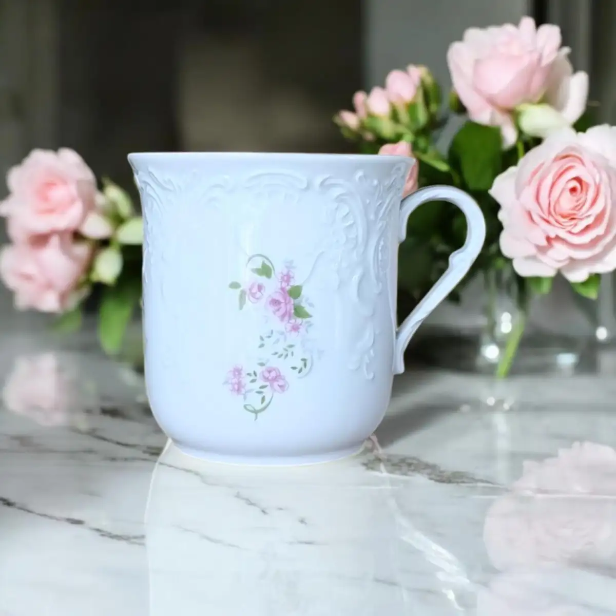 110032 Hrnek reliéfní Opera