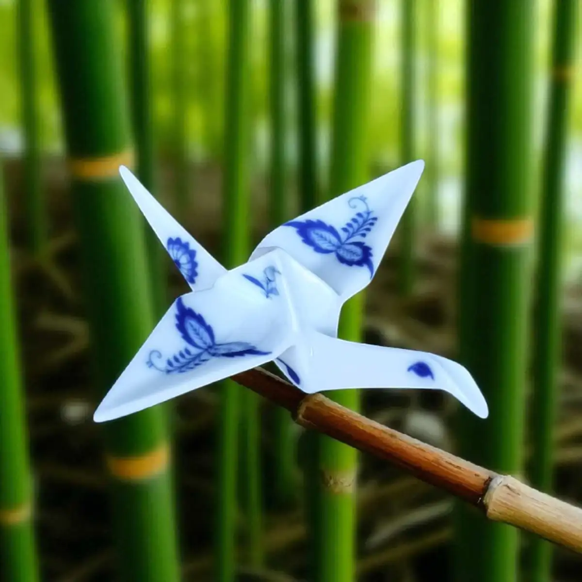 20161 Origami - letící jeřáb závěsný cobalt IMAGE