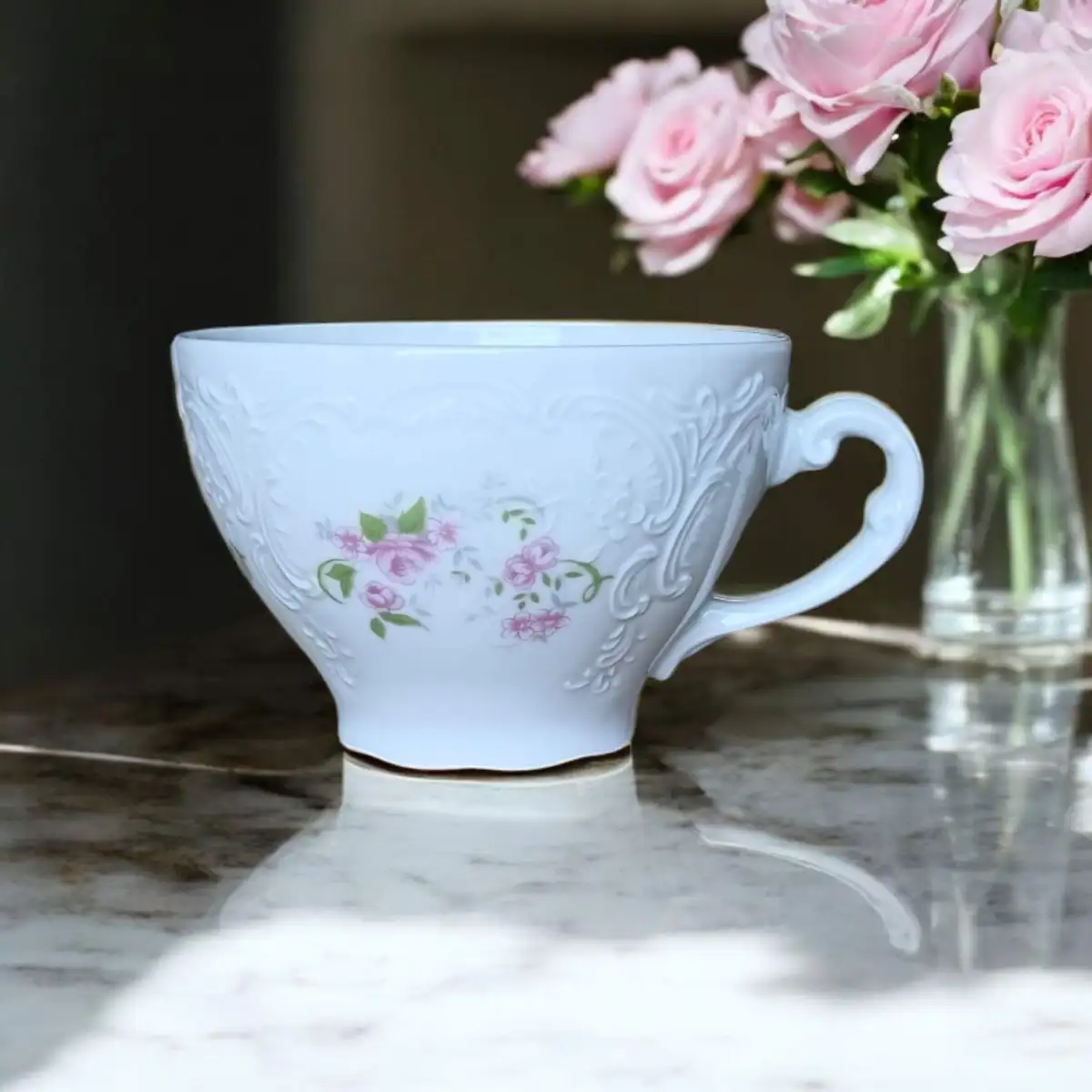 11009 Šálek čajový reliéfní Opera