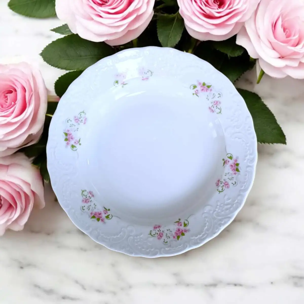 11001 Talíř hluboký relifní Opera 24 cm